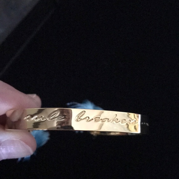 Bracelets - Picture 2 of 7